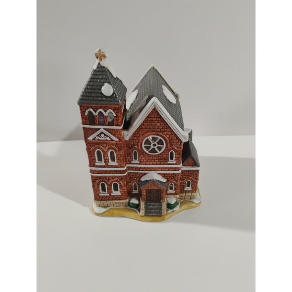 Church on Main Street from the Lefton Colonial Village collection, Antique Model - Picture 7 of 16